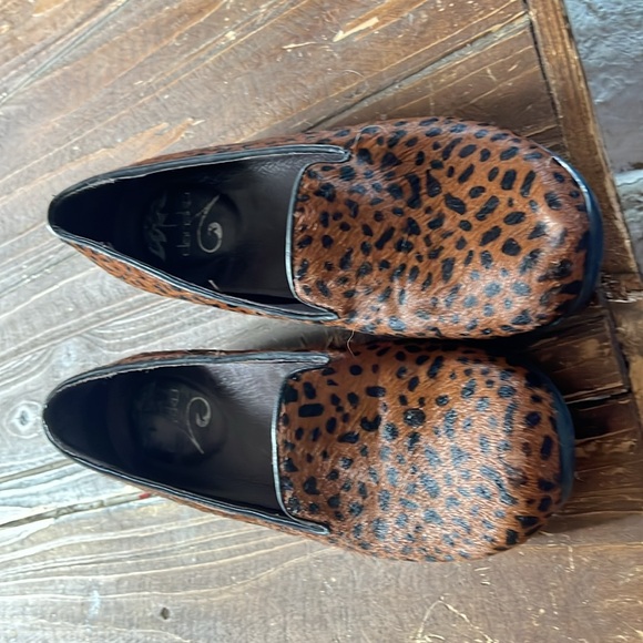 Shoes - Picture 3 of 4